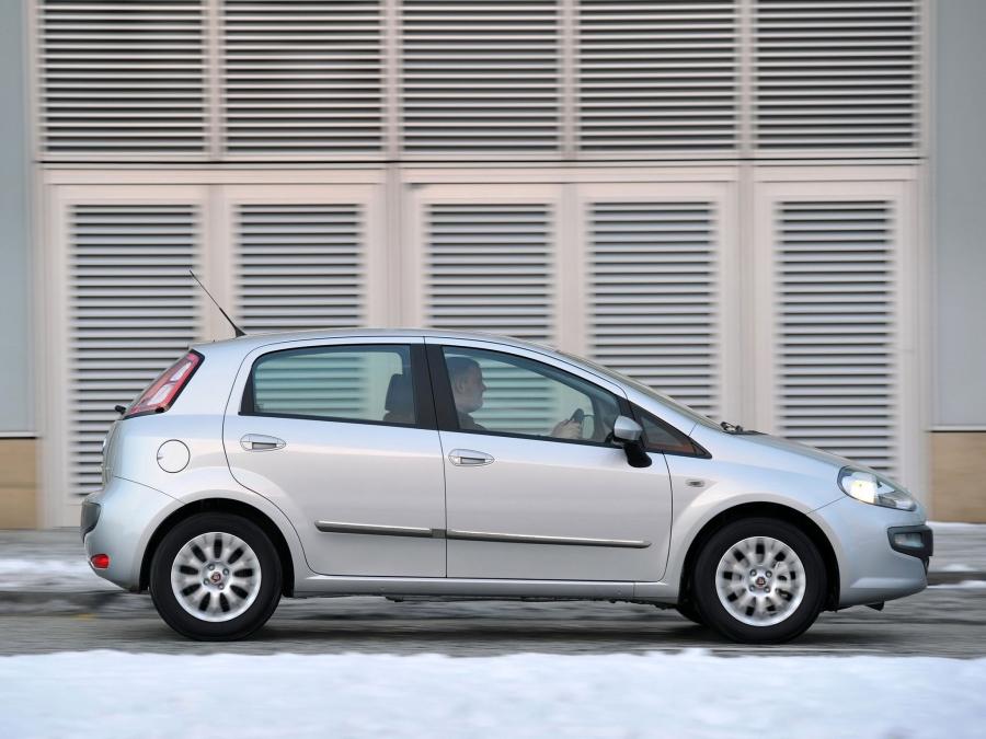  Fiat Punto Evo 5-Door 2010 года  (UK) (фото 5 из 16)
